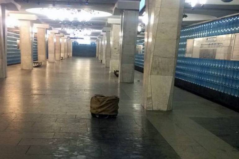 Картонні коробки у метро поставили &laquo;на вуха&raquo; поліцію Харкова