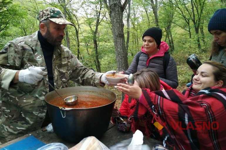 трипільський борщ Кузьми Федченка фото