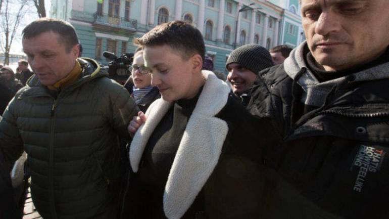 Надію Савченко затримали в будівлі Верховної Ради і доправили до СБУ