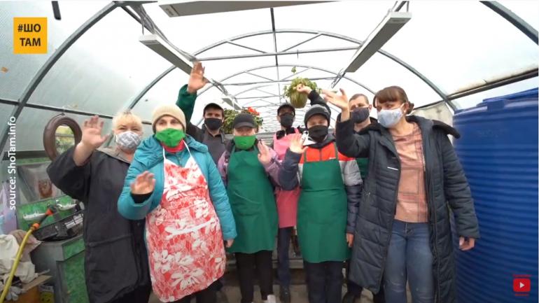 Вінницьким фермерам з інвалідністю побудували теплицю