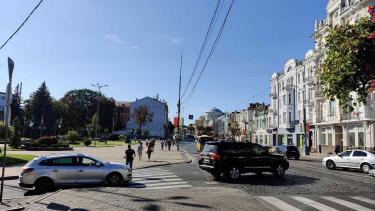 Перед Вінницькою міською радою поставлять автобусну зупинку