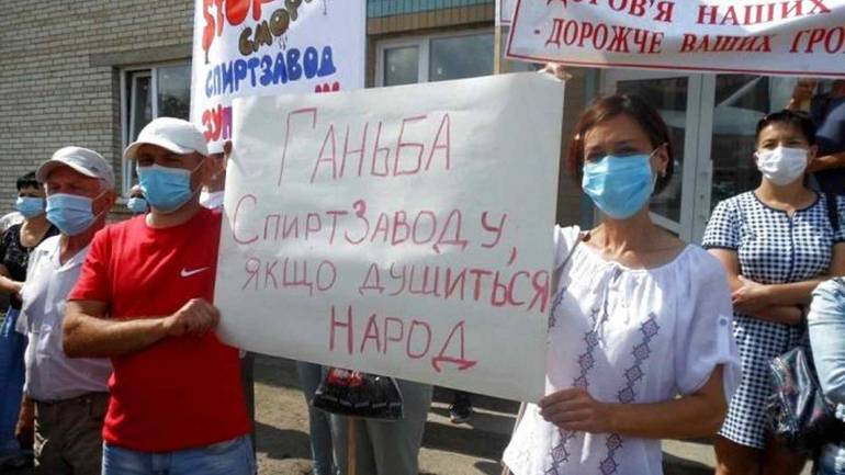 &laquo;Це ляпас для всього селища&raquo;: жителі Тростянця підтримують селищну голову
