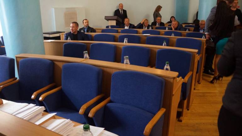 Через бойкот вінницьких депутатів сесію закрили одразу після перерви (ФОТО)