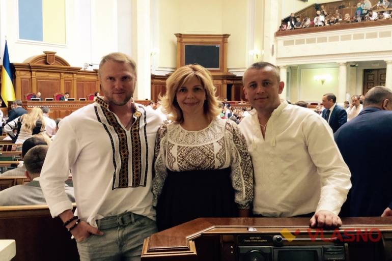 нардепи у вишиванках фото