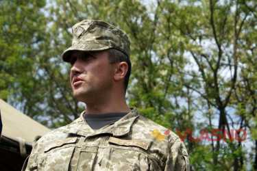Командира калинівського арсеналу нині цілий день допитували в СБУ