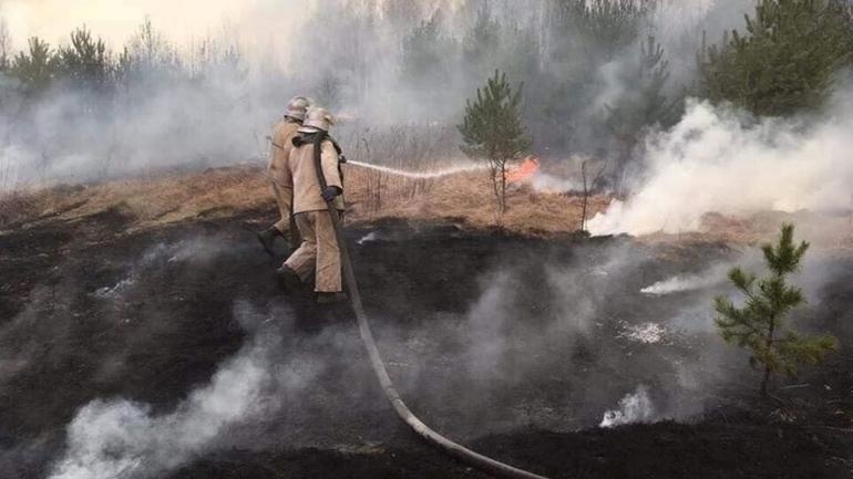 До гасіння пожеж у Чорнобильській зоні залучили 37 рятувальників з Вінниччини