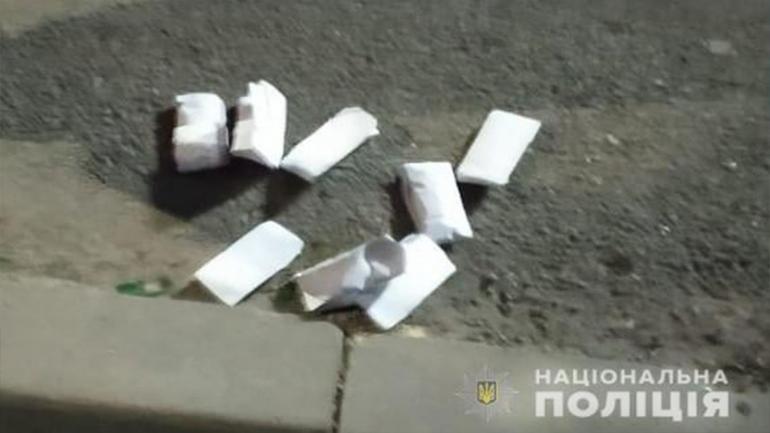 У Вінниці затримали киянина, який розповсюджував по місту &laquo;закладки&raquo;