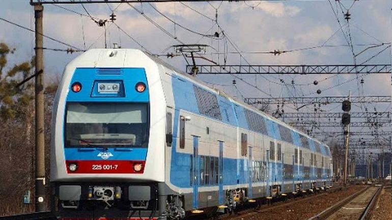 Укрзалізниця відновила продаж 100 відсотків квитків на поїзди, що прямують до Києва