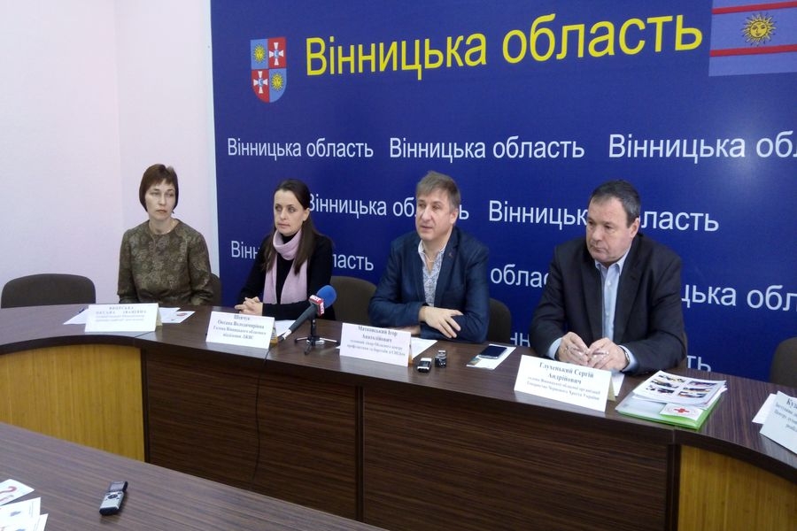 Вінниччан запрошують на свічкову ходу та тестування на СНІД