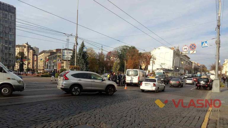 &laquo;Розмітка пішохідного переходу на Соборній малопомітна&raquo; &ndash; вінничанин