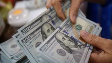 На Вінниччині слідчого звинувачують у вимаганні 5500 доларів хабаря за закриття кримінальної справи