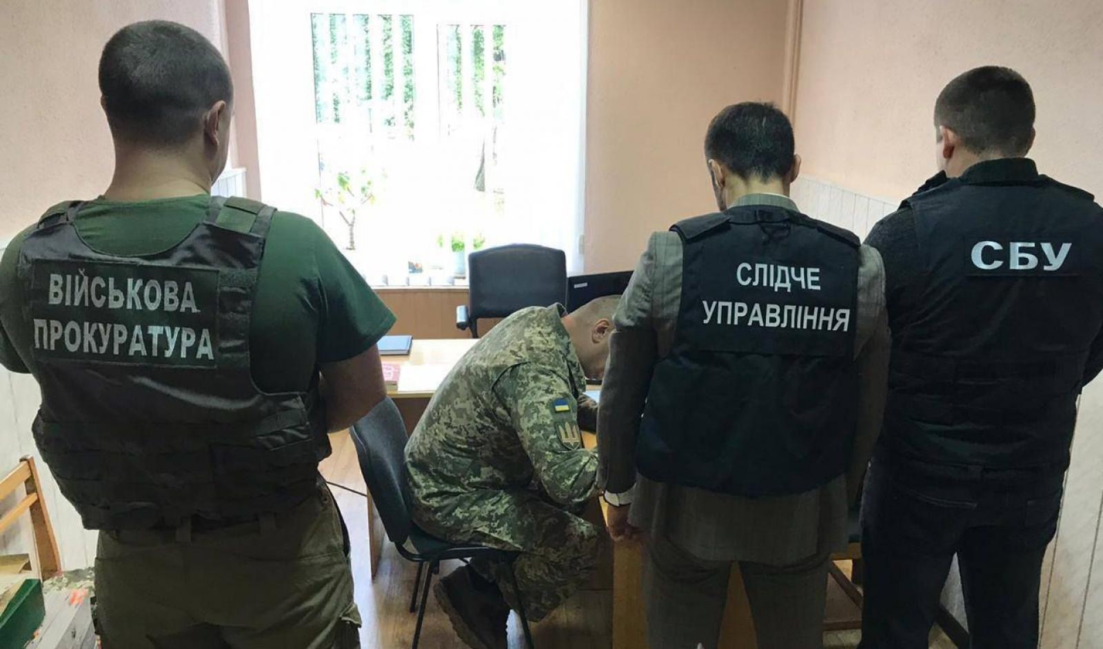 На Вінниччині військкому оголосили підозру за підроблення документів призовнику