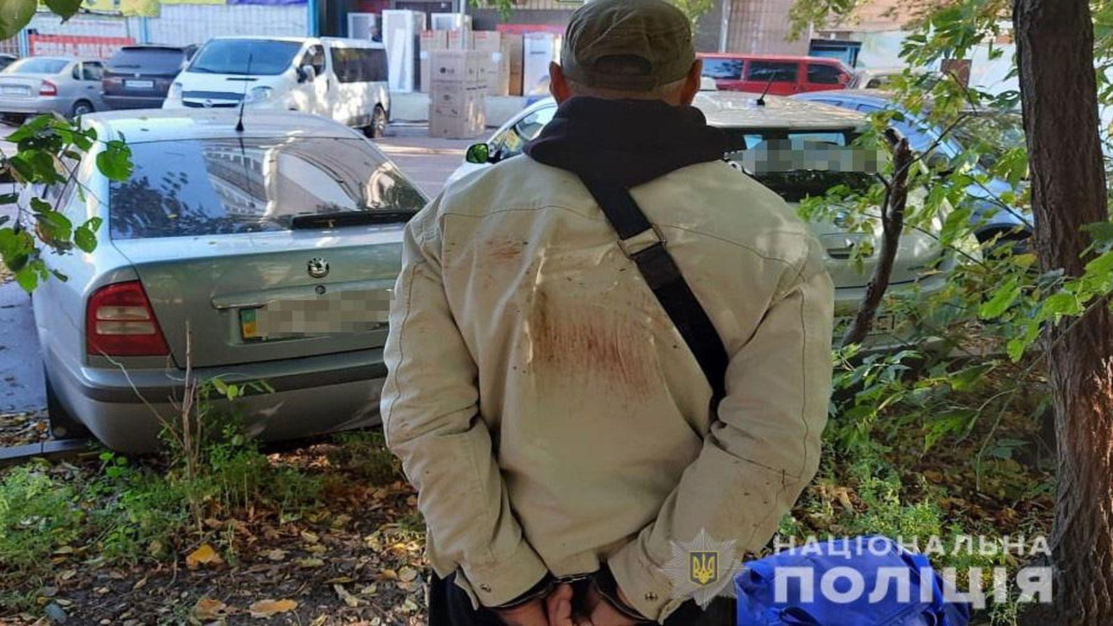 У Вінниці рецидивісти відібрали у пенсіонера 50 тисяч гривень