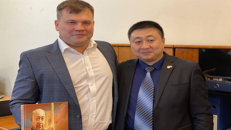 Мейдич Олег: &laquo;Україна зацікавлена у експорті до КНР не тільки сировини, але й готової продукції&raquo;