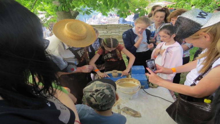 "Дунстан" дарує свято розваг школярам у першу суботу вересня