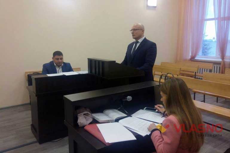 Штрафувати чи не штрафувати: суд із другої спроби вирішуватиме, чи преміював себе мер Немирова