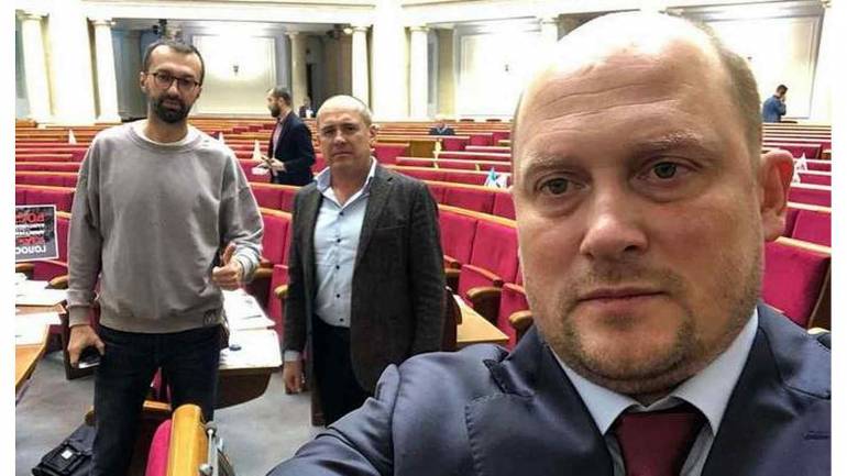 Верховна Рада встановлює нові рекорди: на роботу вийшло 9 депутатів