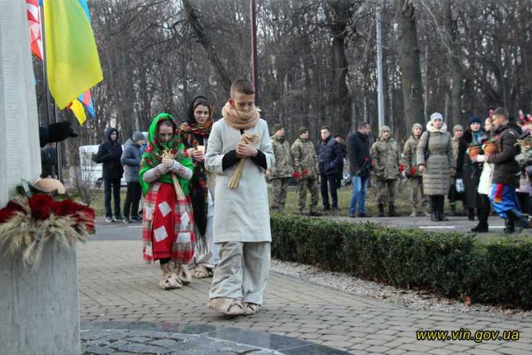 вшанування жертв Голодомору фото