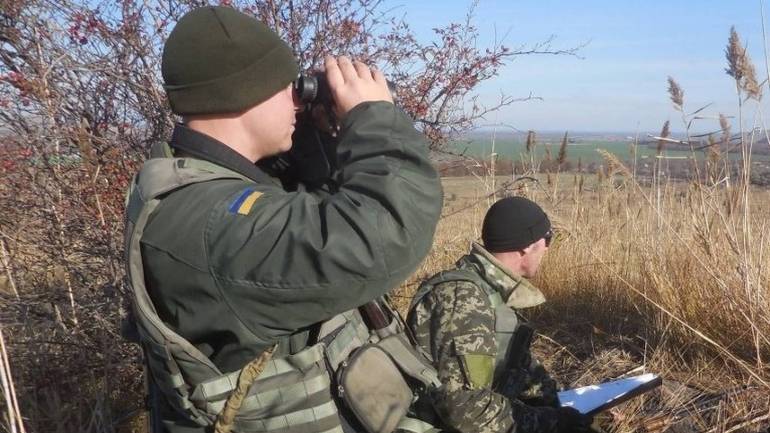 Доба на Донбасі: під час обстрілів троє українських військових дістали поранення