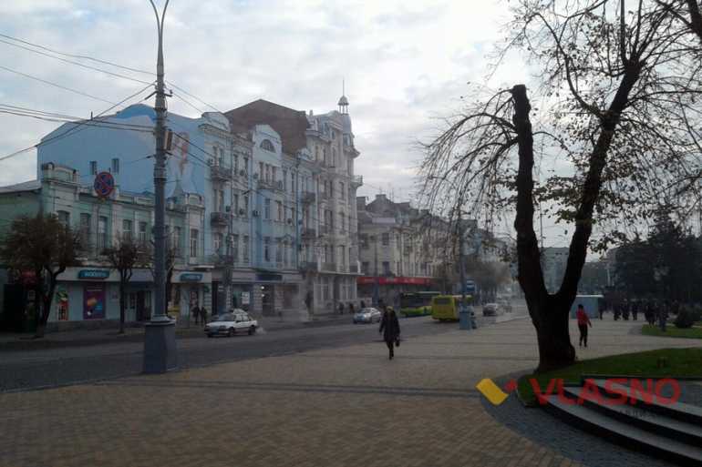 дим біля Вінницько міськради фото