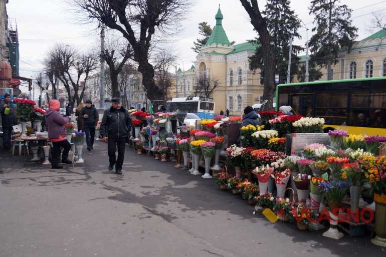 квітковий ринок Троянда у Вінниці фото