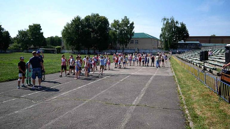 В Хмільнику через COVID-19 переноситься реконструкція стадіону