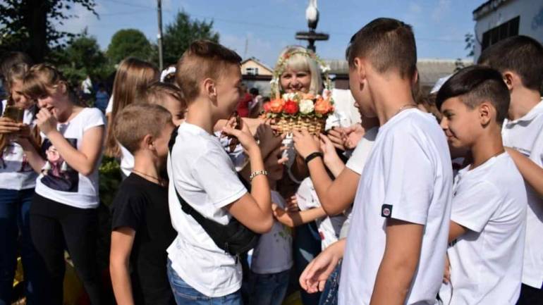 На Вінниччині школярі взяли участь у акції &laquo;Благодійність замість квітів&raquo;