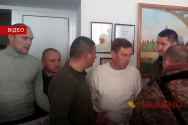 Як на сесії міськради вінницькі атовці побились з активістами (ФОТО, ВІДЕО)