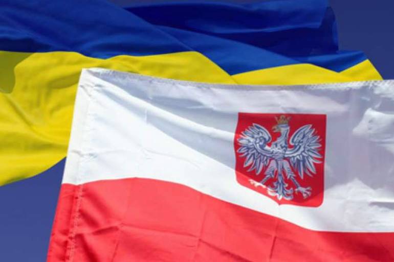 український та польський прапори фото