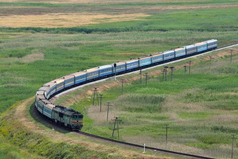 У вересні через Вінницю буде курсувати додатковий потяг на Чернівці