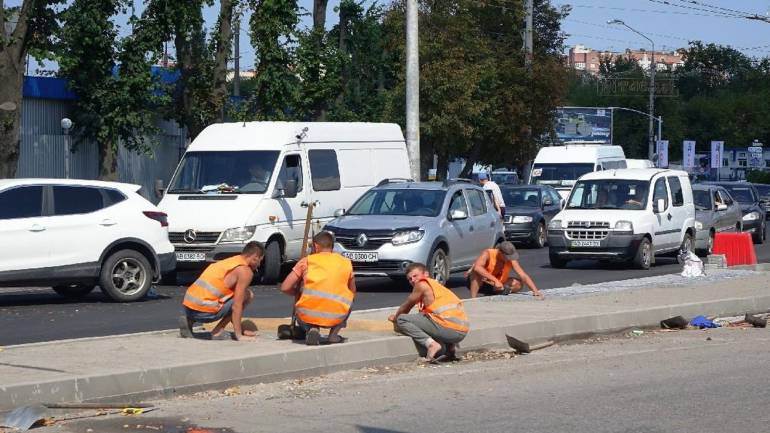 У Вінниці для відвідувачів авторинку &laquo;Сатурн&raquo; облаштували дві парковки