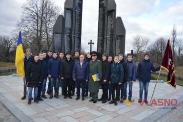 Барчани вшанували пам&rsquo;ять загиблого в битві під Базаром земляка