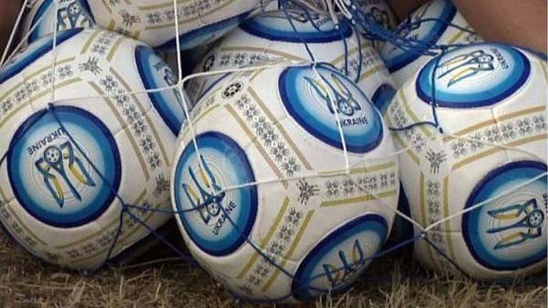 розподіл м_ячів у Вінниці фото
