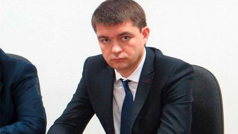 Новопризначений прокурор Вінницької області їздить на батьковій автівців та немає власного житла