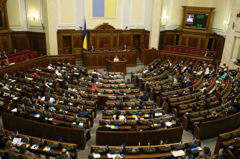 Депутати Верховної Ради пропонують обмежити термін дії акредитації журналістів