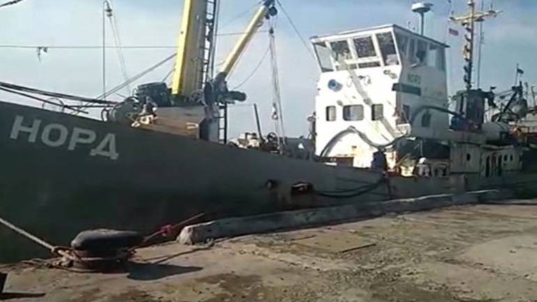 Моряки, яких утримували в Криму повернулися в Україну