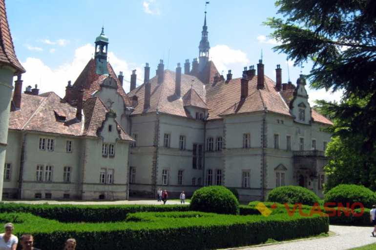 замок Шенборнів фото