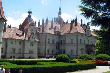 замок Шенборнів фото