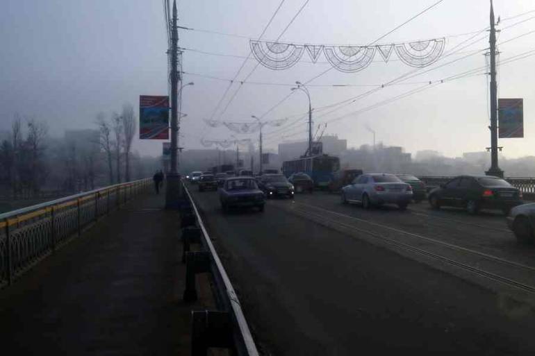 Аварія на мосту паралізувала рух транспорту на годину