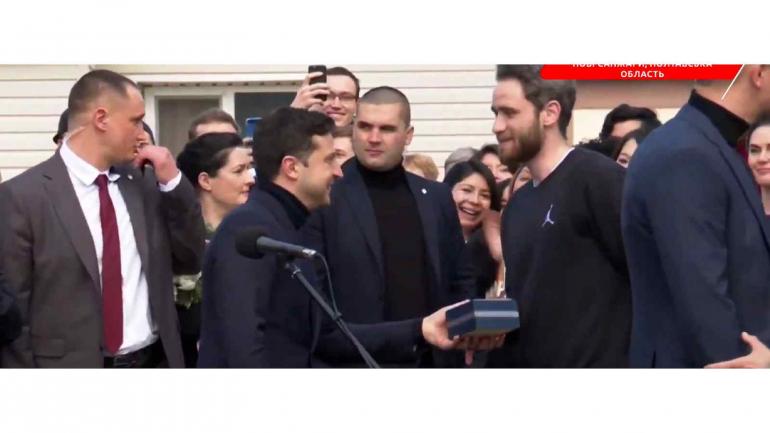 Евакуйованих з Китаю в Нових Санжарах відпускають додому (ВІДЕО)