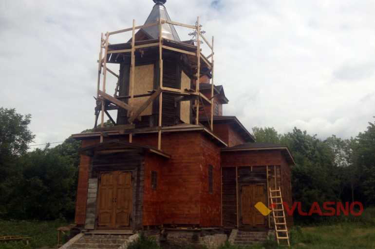 церква у Малій Ростівці фото