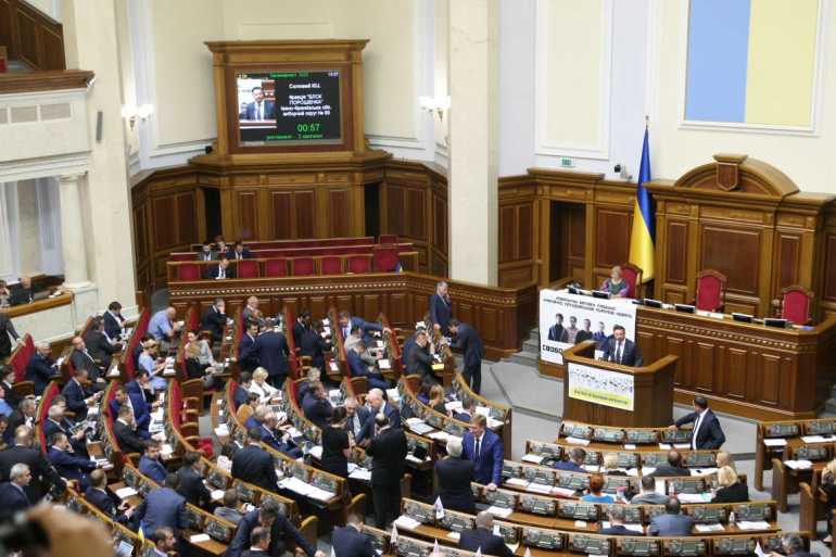 Е-декларації вінницьких нардепів: Олексій Порошенко поділив готівку порівну із дружиною  
