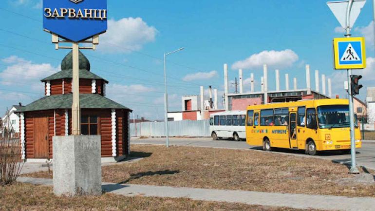 У Зарванцях п'яний рецидивіст каменем побив дівчину