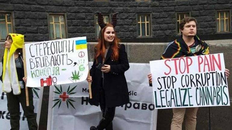 В Києві пройшов &laquo;Конопляний марш за свободу&raquo; (ВІДЕО)