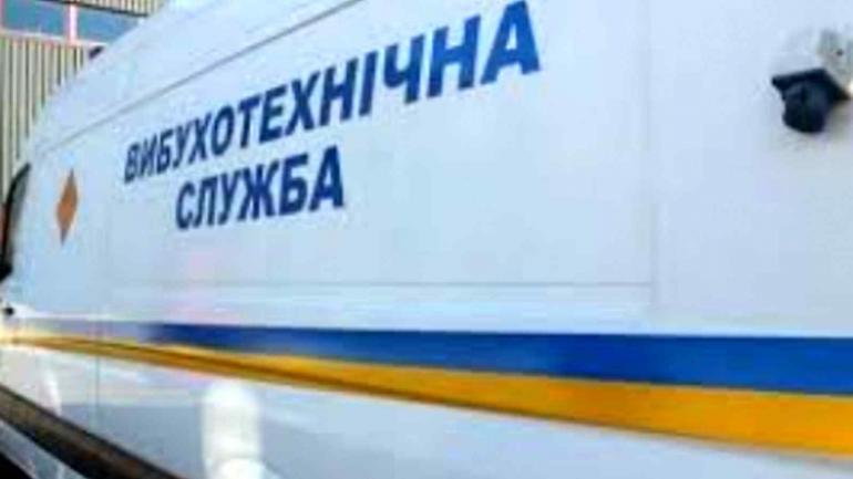 Невідомий замінував два кіоски на Мінському ринку у Києві