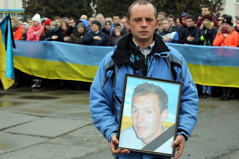 Дружина опізнала свого Героя за родимками та шрамами 