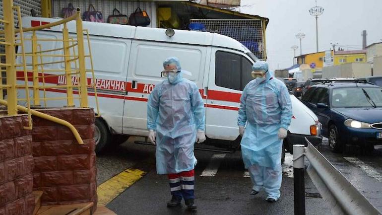 У Києві від COVID-19 померла жінка, що ходила до Лаври