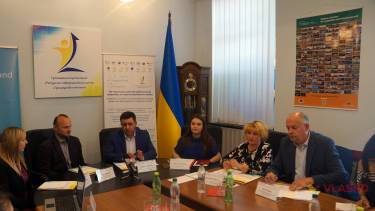 освітянський проект Вишеградської четвірки фото