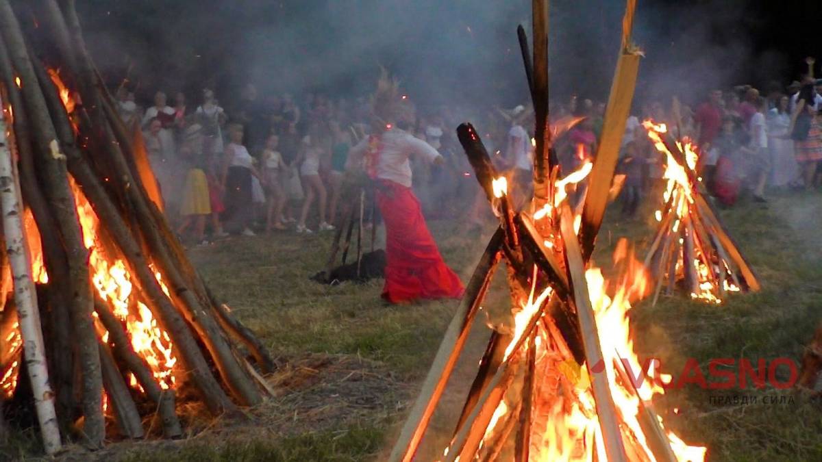 Гарячі гуцули та  козаки-характерники видобули на Вінниччині &laquo;живий вогонь&raquo; (ВІДЕО)