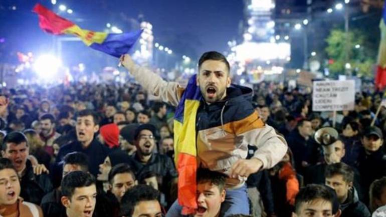 Уже третій день поспіль у Румунії тривають масові антиурядові протести